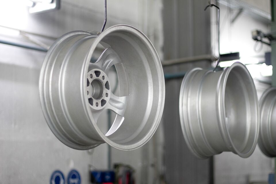 Pulverbeschichtung Felgen vor dem Beschichten